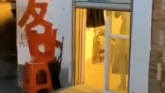 #搞笑#吃瓜 想洗頭的小姑娘