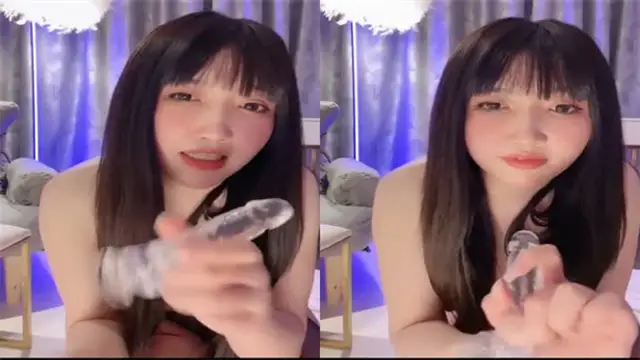 絲襪肥臀大奶御姐淫聲蕩語撩騷互動,假屌玩弄無毛騷逼…
